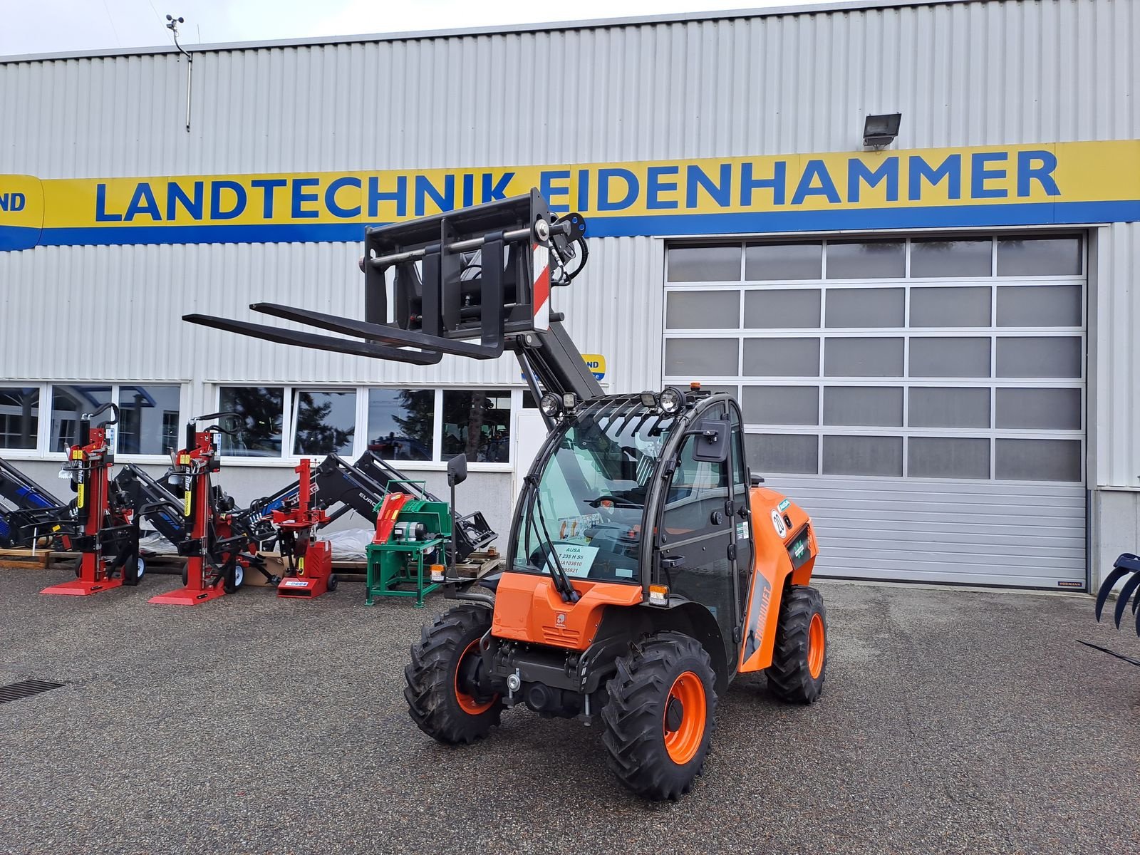 Teleskoplader of the type Ausa Teleskoplader Ausa T235H, Vorführmaschine in Burgkirchen (Picture 1)