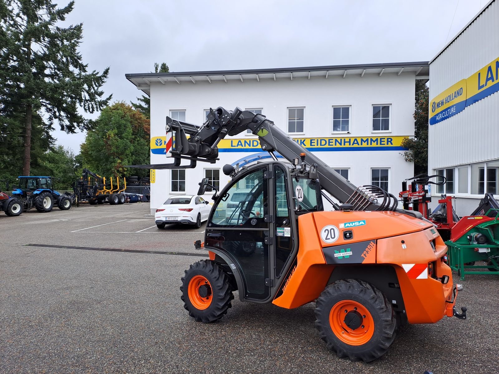 Teleskoplader of the type Ausa Teleskoplader Ausa T235H, Vorführmaschine in Burgkirchen (Picture 4)