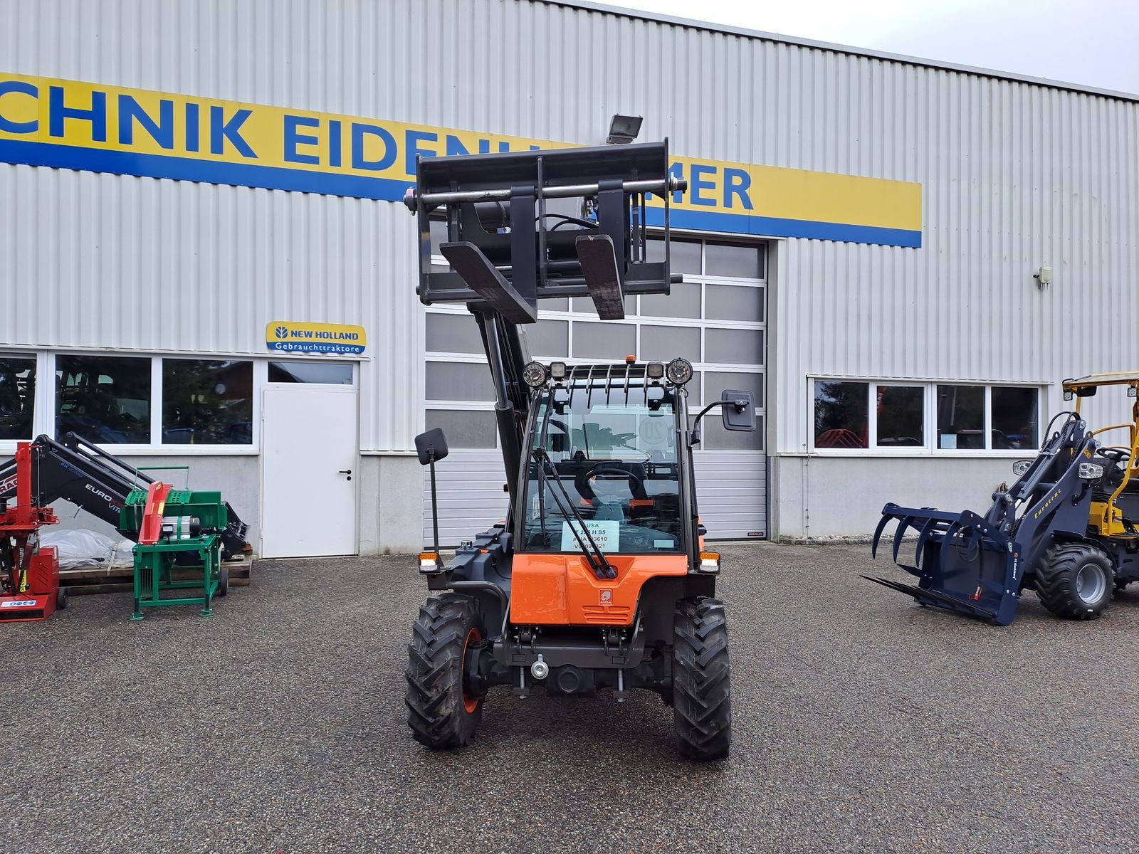 Teleskoplader of the type Ausa Teleskoplader Ausa T235H, Vorführmaschine in Burgkirchen (Picture 2)