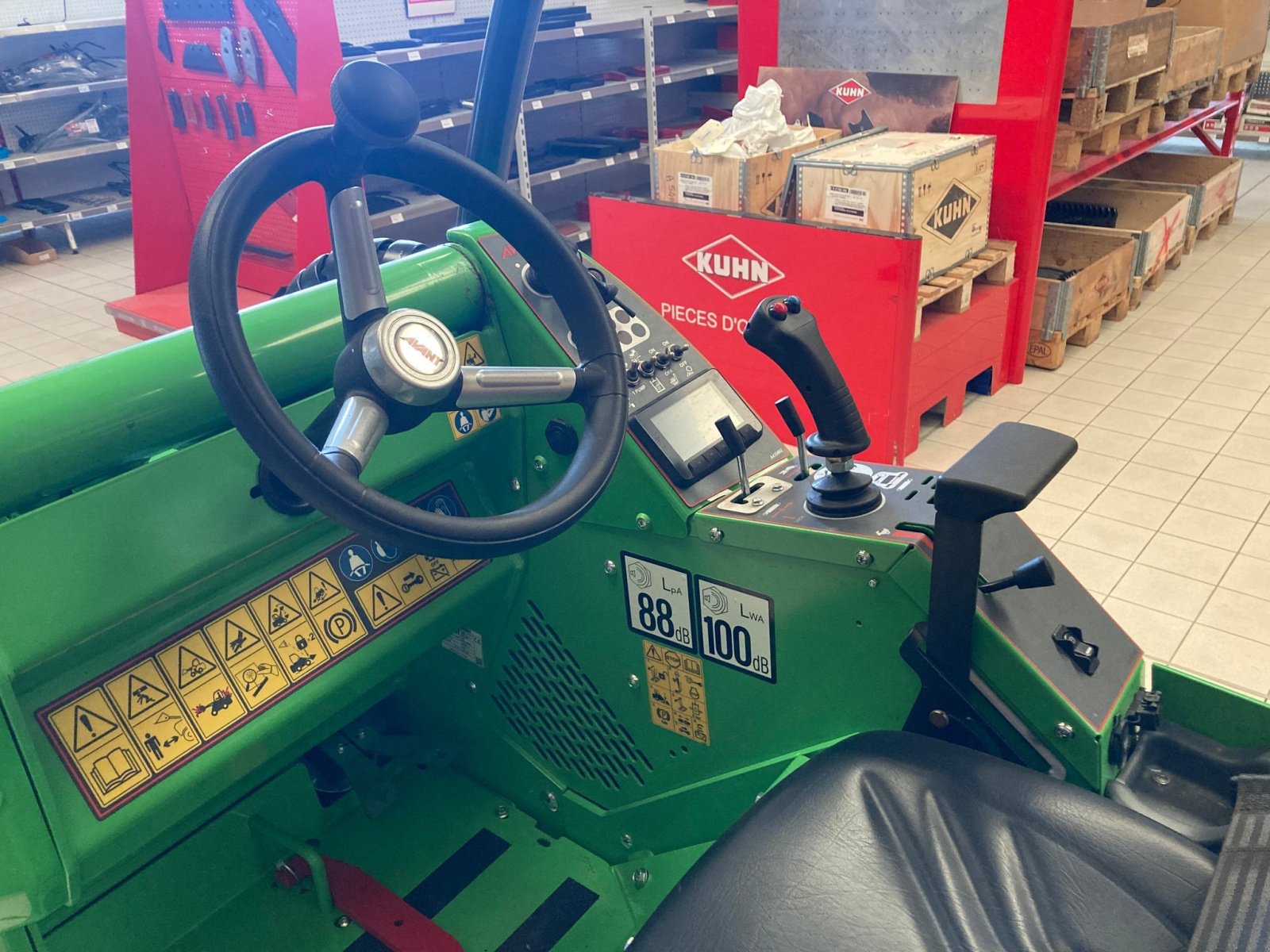 Teleskoplader of the type Avant 528 OPTIDRIVE, Gebrauchtmaschine in Le Horps (Picture 2)