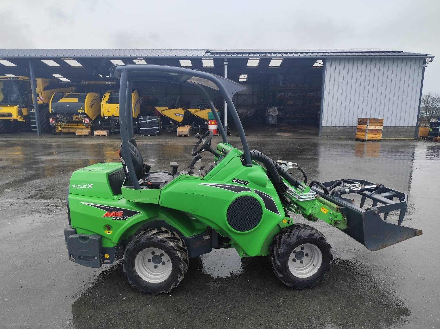 Teleskoplader des Typs Avant 528 OPTIDRIVE, Gebrauchtmaschine in Le Horps (Bild 3)