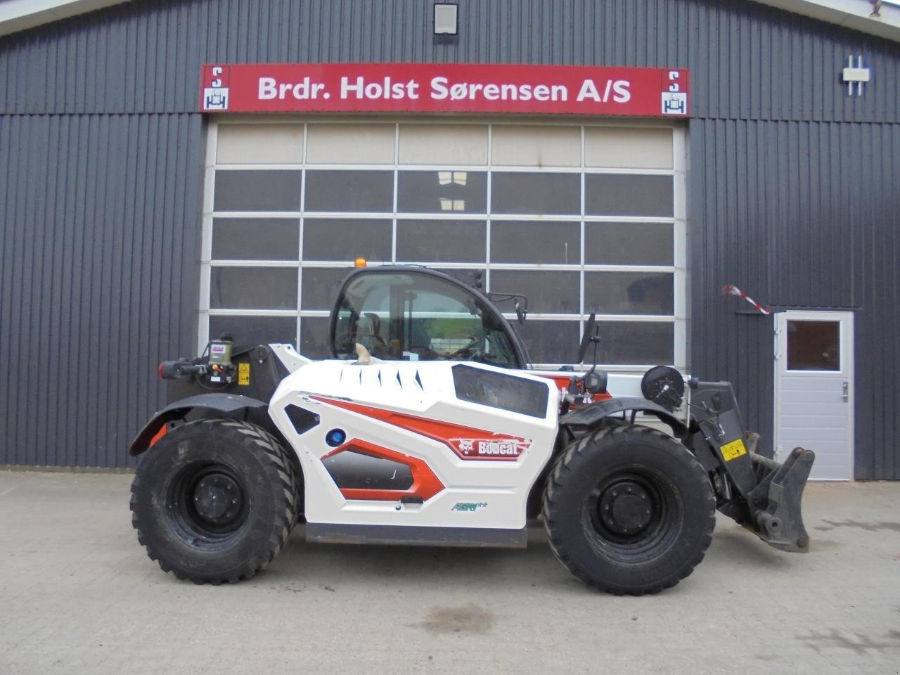 Teleskoplader от тип Bobcat TELESKOPLÆSSER, Gebrauchtmaschine в Ribe (Снимка 2)