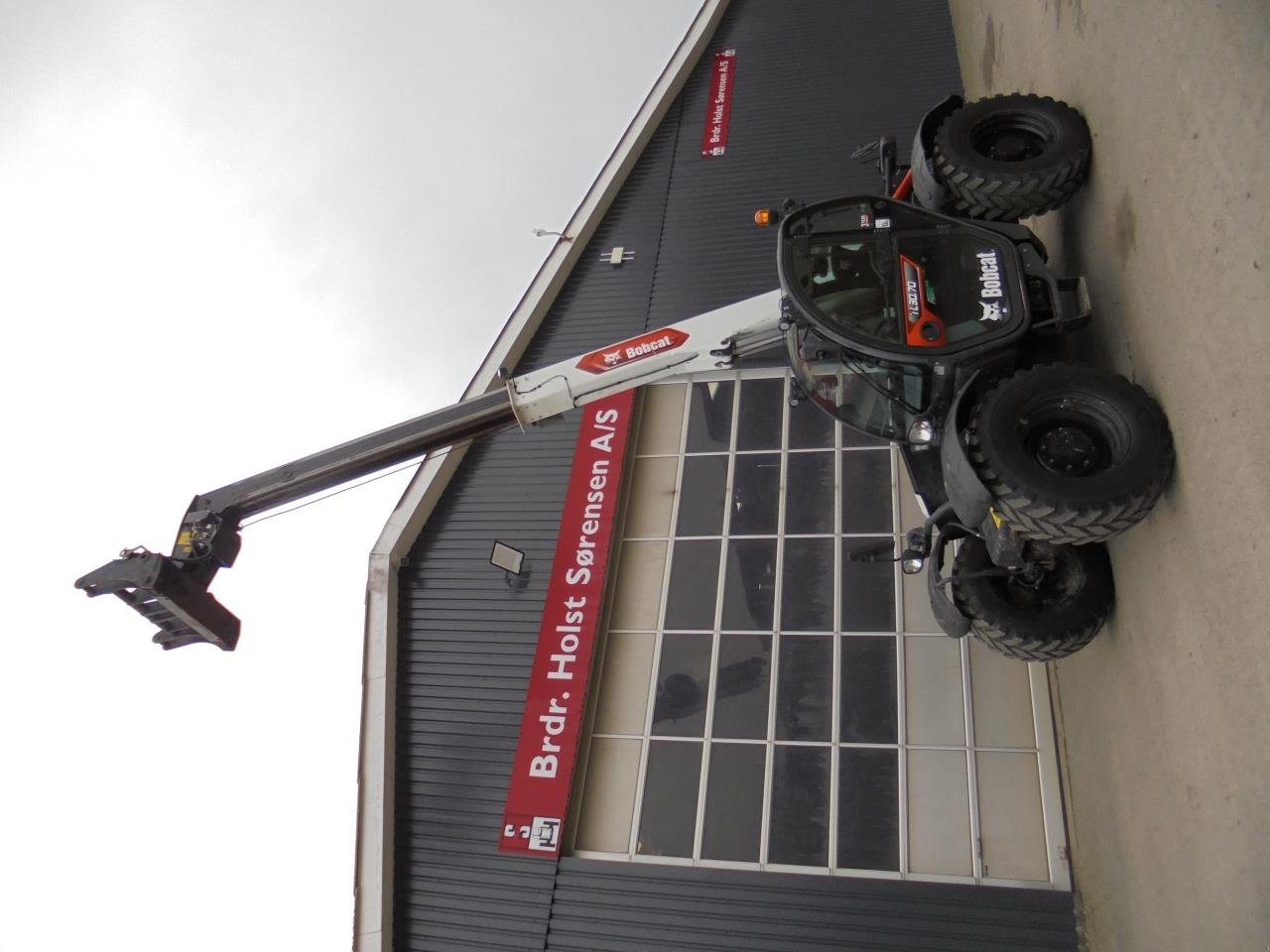 Teleskoplader от тип Bobcat TELESKOPLÆSSER, Gebrauchtmaschine в Ribe (Снимка 12)