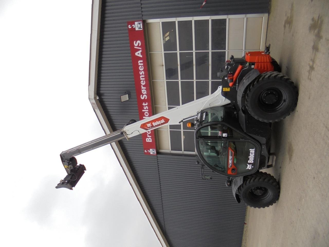 Teleskoplader от тип Bobcat TELESKOPLÆSSER, Gebrauchtmaschine в Ribe (Снимка 13)