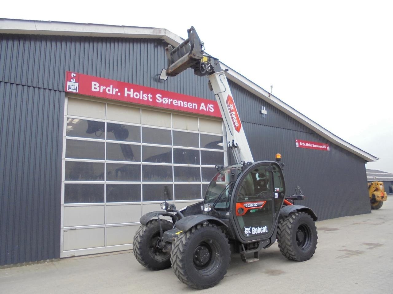 Teleskoplader от тип Bobcat TELESKOPLÆSSER, Gebrauchtmaschine в Ribe (Снимка 10)