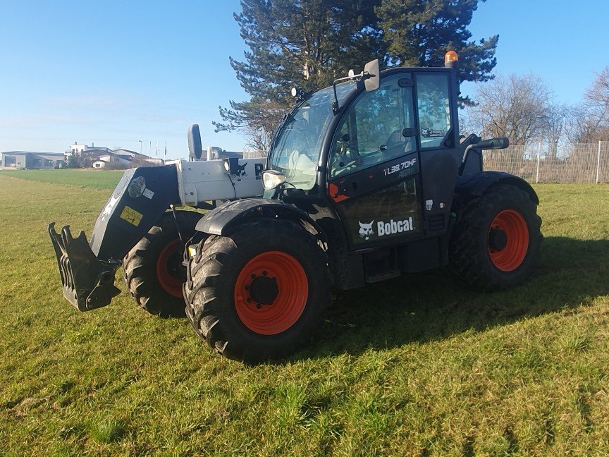 Teleskoplader des Typs Bobcat TL 38.70 HF, Gebrauchtmaschine in Neresheim (Bild 1)