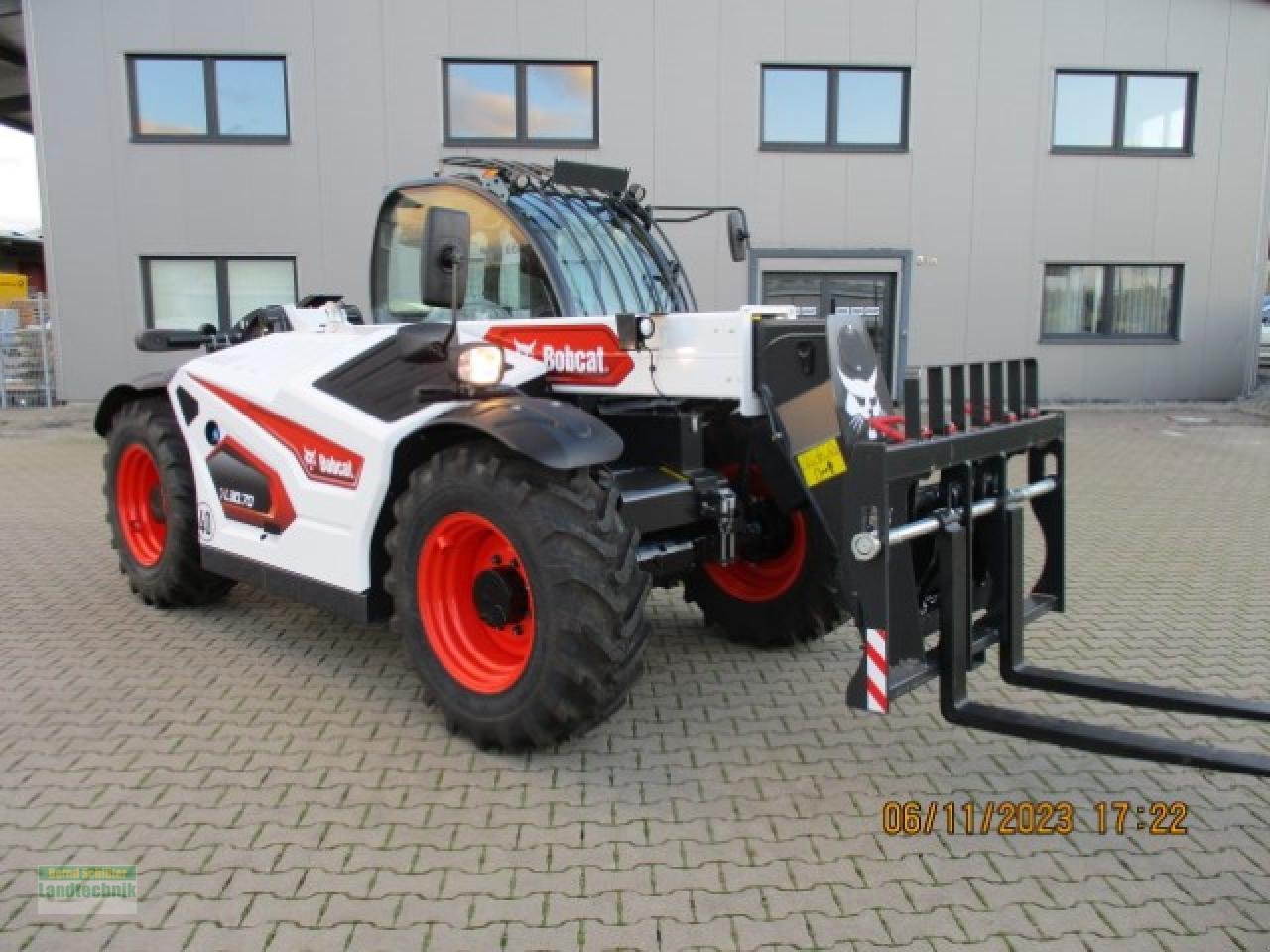 Teleskoplader del tipo Bobcat TL30-70 Agri  48 Monate 0%, Neumaschine In Büren (Immagine 1)