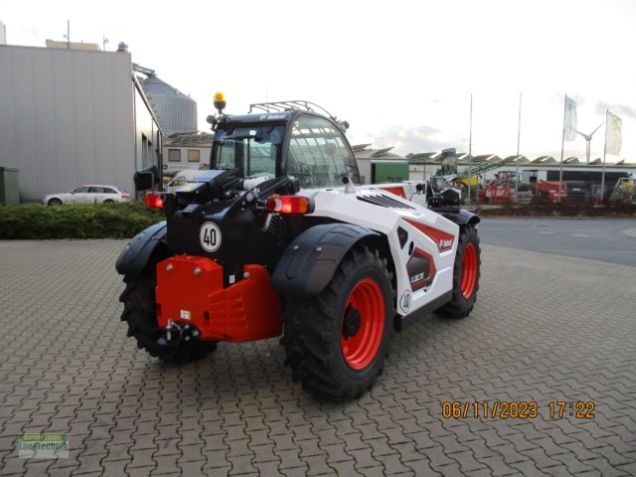 Teleskoplader of the type Bobcat TL30-70 Agri  6 Jahre 0%, Neumaschine in Büren (Picture 5)