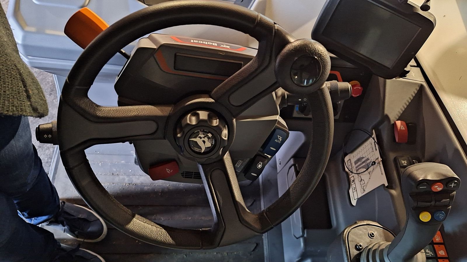 Teleskoplader of the type Bobcat TL35.70 Agri 3, Neumaschine in Bergheim (Picture 10)