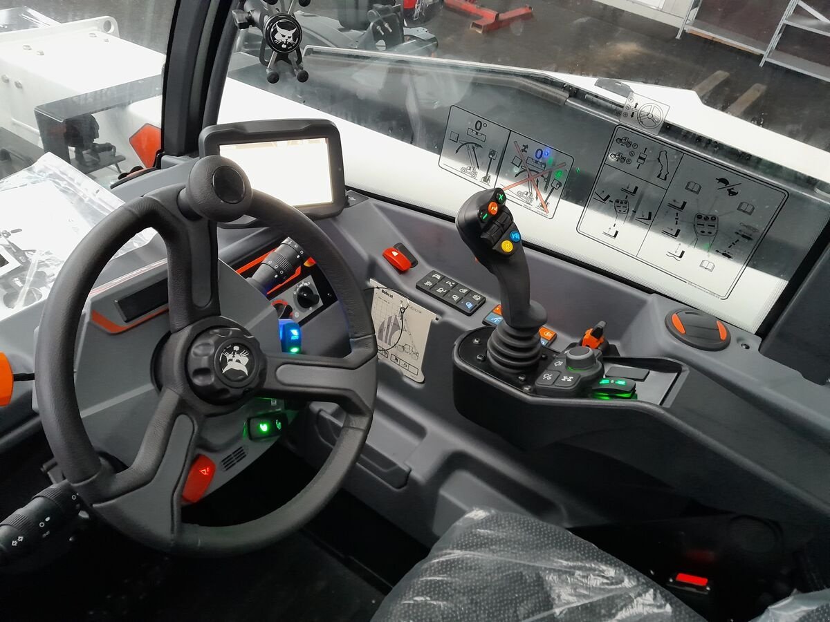 Teleskoplader of the type Bobcat TL35.70 Agri 3, Neumaschine in Bergheim (Picture 7)