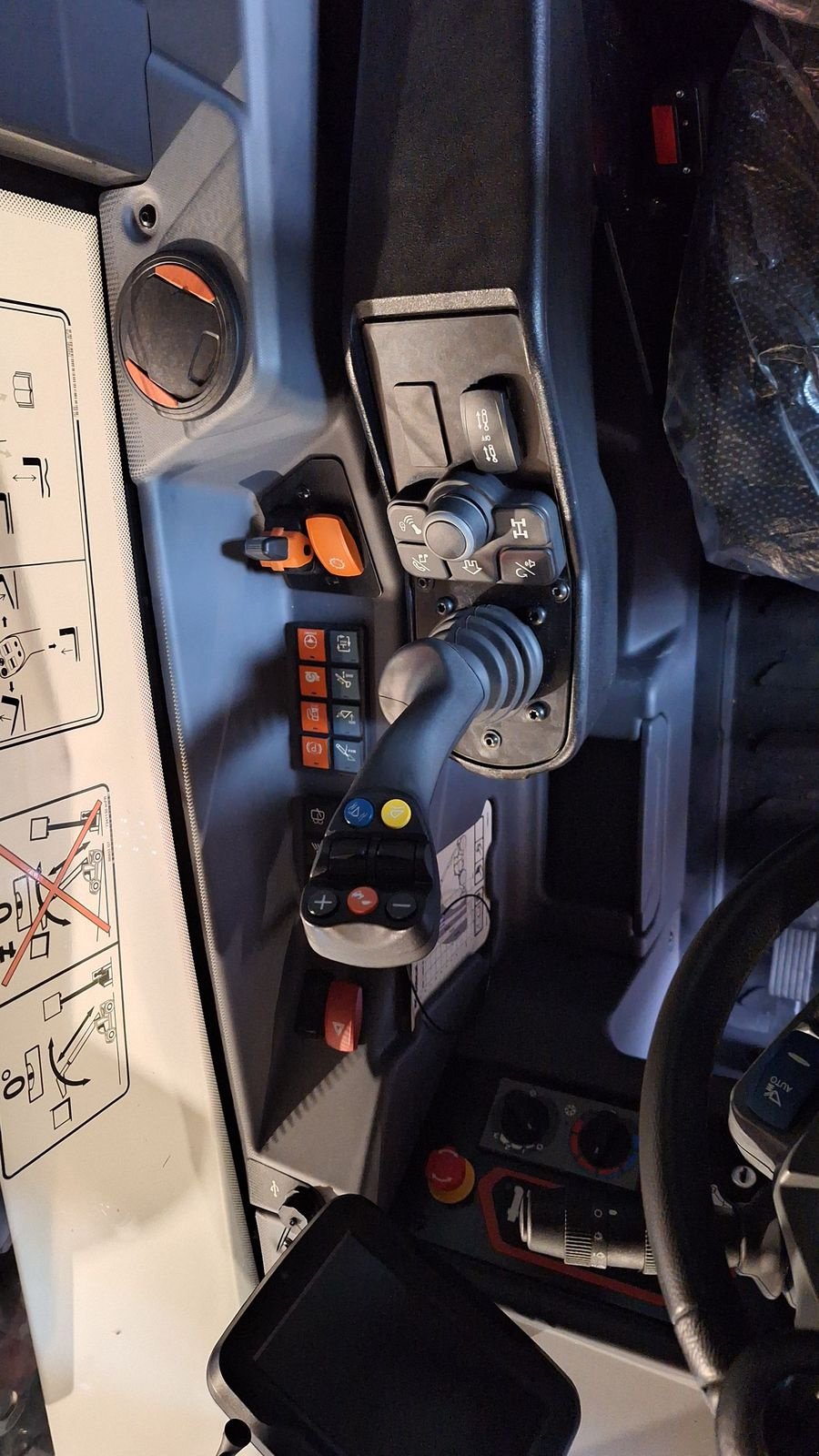 Teleskoplader of the type Bobcat TL35.70 Agri 3, Neumaschine in Bergheim (Picture 9)