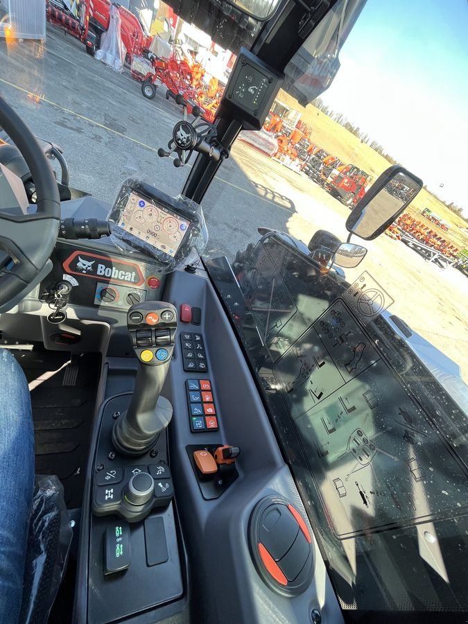 Teleskoplader of the type Bobcat TL35.70, Neumaschine in Wallern (Picture 12)