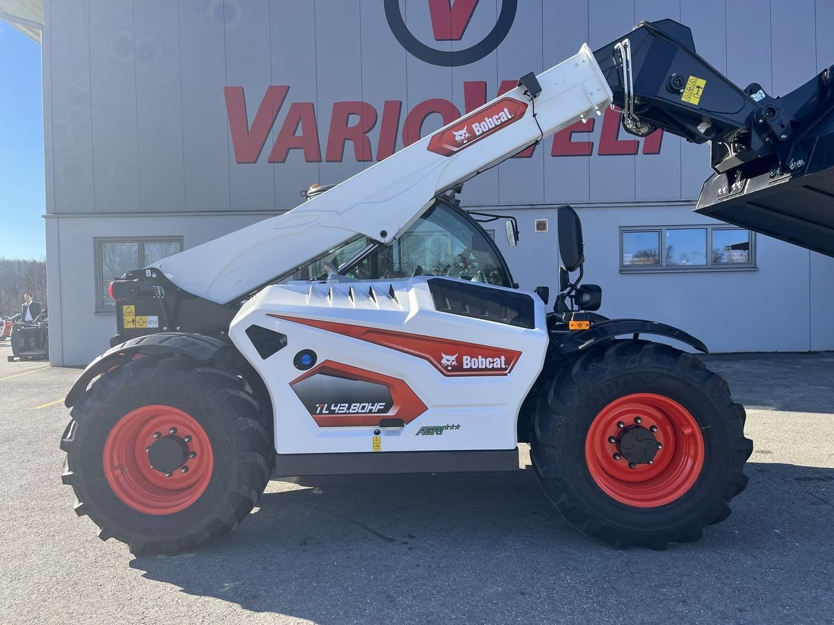 Teleskoplader of the type Bobcat TL43.80HF, Neumaschine in Wallern (Picture 9)
