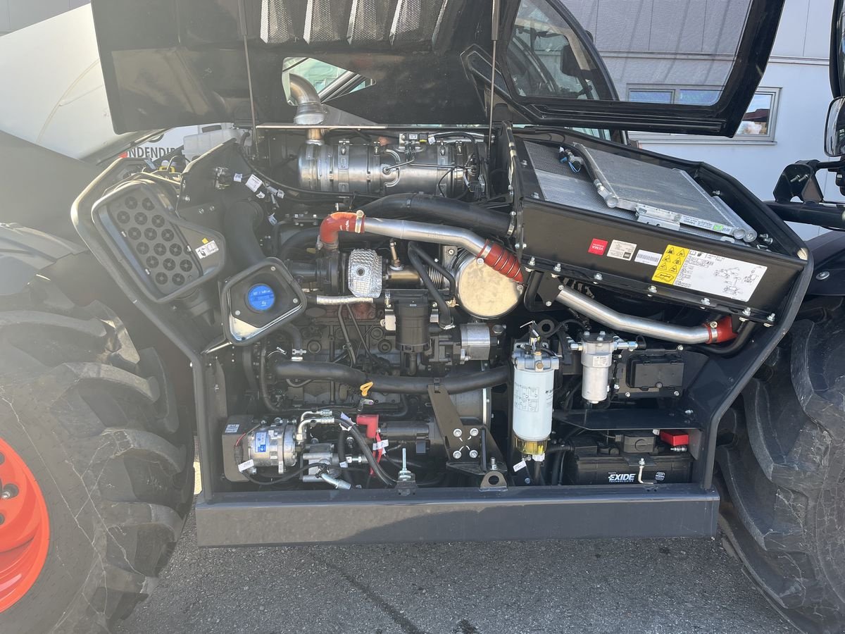 Teleskoplader of the type Bobcat TL43.80HF, Neumaschine in Wallern (Picture 10)