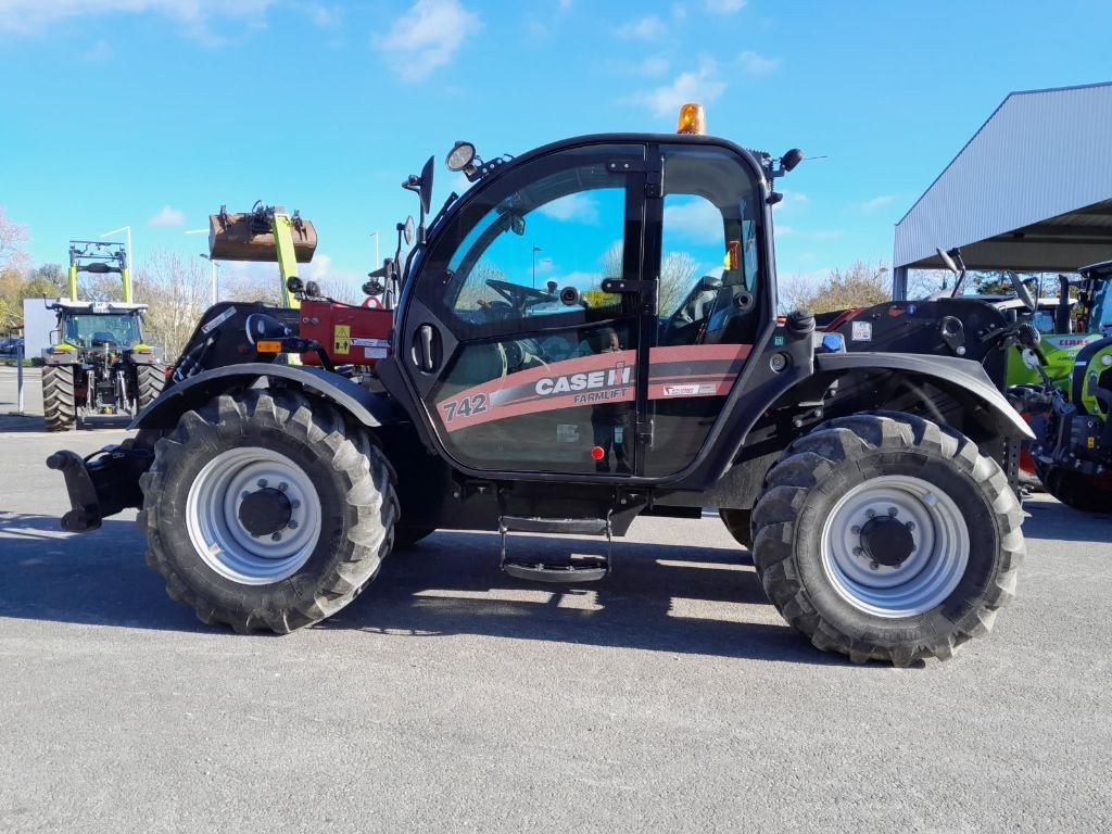 Teleskoplader typu Case IH FARMLIFT 742, Gebrauchtmaschine v MORLHON LE HAUT (Obrázek 7)