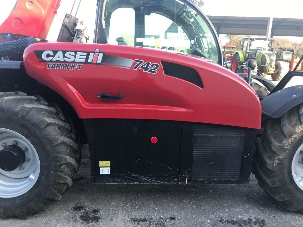 Teleskoplader typu Case IH FARMLIFT 742, Gebrauchtmaschine v MORLHON LE HAUT (Obrázek 8)