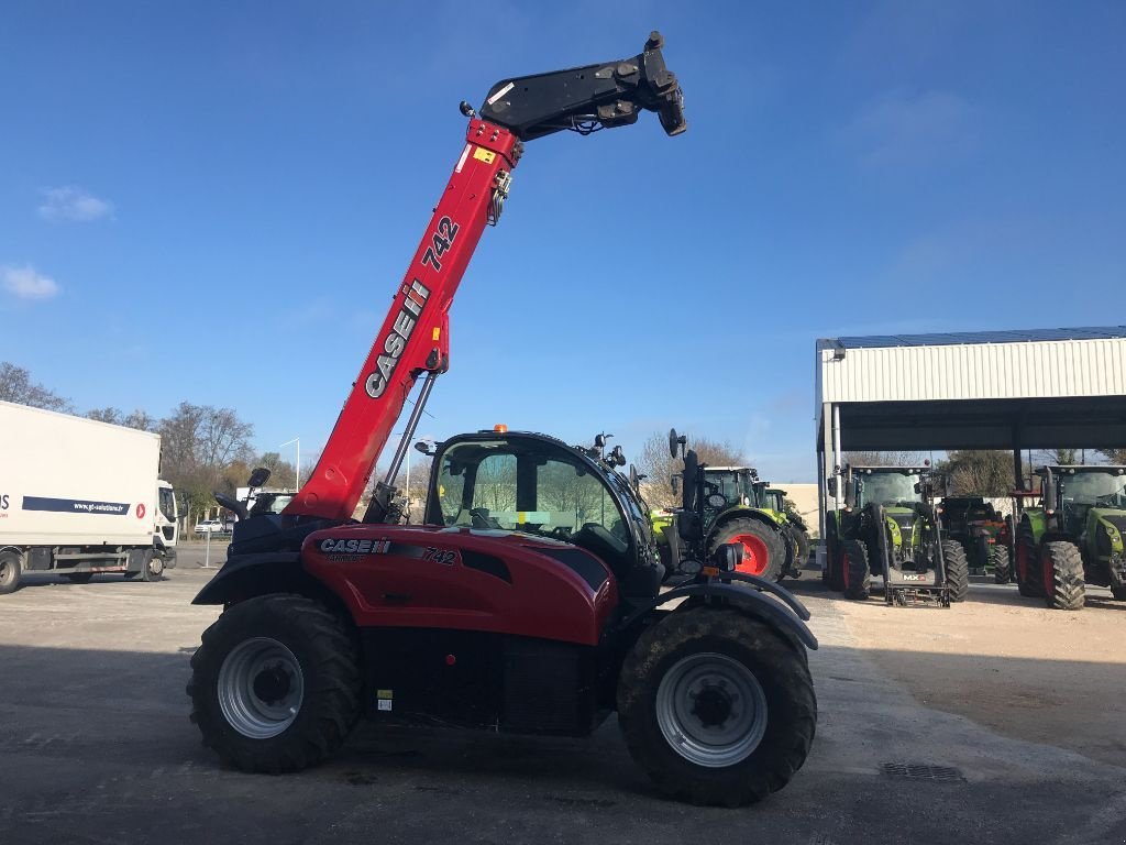 Teleskoplader typu Case IH FARMLIFT 742, Gebrauchtmaschine v MORLHON LE HAUT (Obrázek 2)
