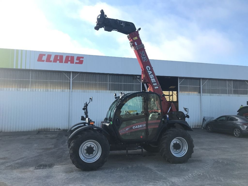 Teleskoplader typu Case IH FARMLIFT 742, Gebrauchtmaschine v MORLHON LE HAUT (Obrázek 1)