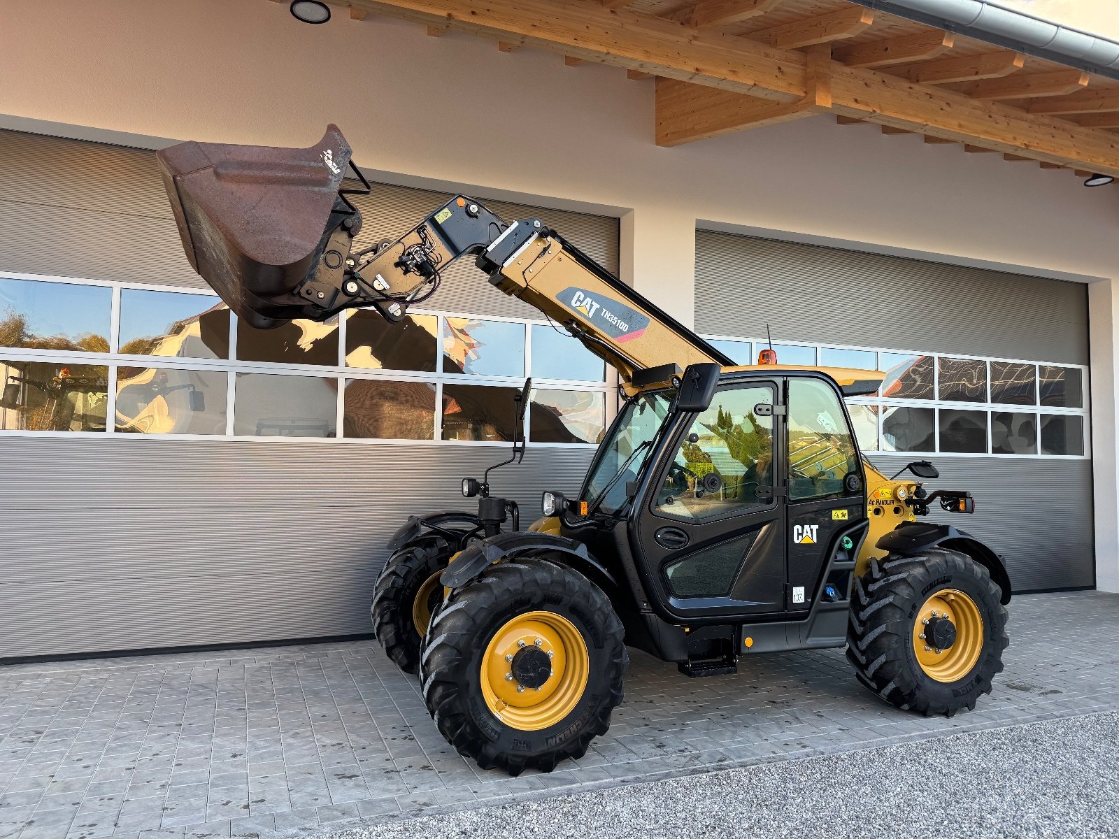 Teleskoplader of the type CAT TH3510D, Gebrauchtmaschine in Gachenbach (Picture 1)