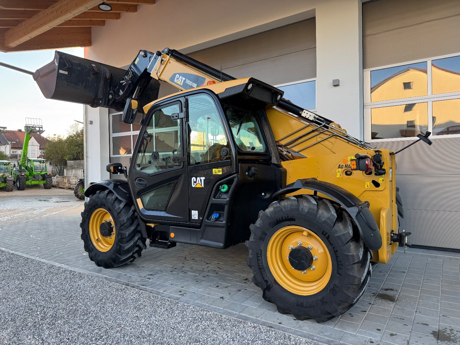 Teleskoplader of the type CAT TH3510D, Gebrauchtmaschine in Gachenbach (Picture 2)