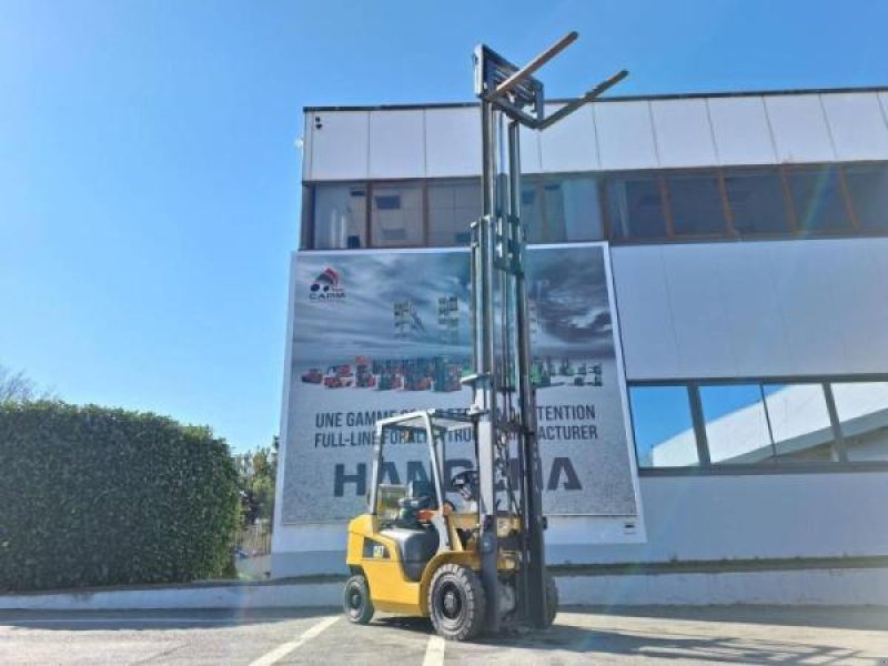 Teleskoplader du type Caterpillar GP25NTD, Gebrauchtmaschine en senlis (Photo 9)