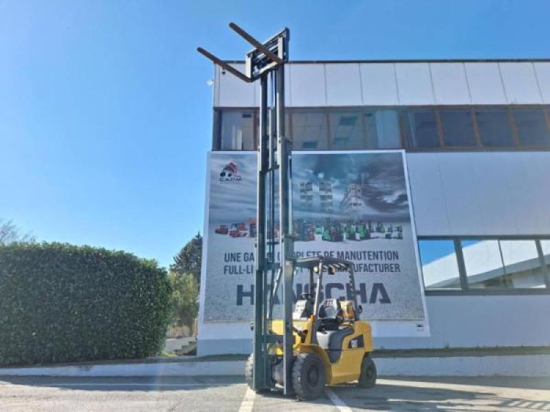 Teleskoplader du type Caterpillar GP25NTD, Gebrauchtmaschine en senlis (Photo 8)