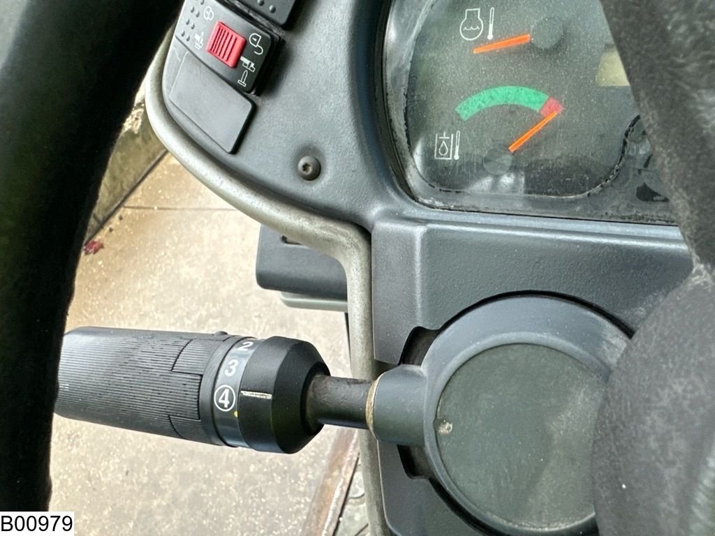 Teleskoplader des Typs Caterpillar TH 330b 7,20 MTR, 3175 KG, Gebrauchtmaschine in Ede (Bild 5)