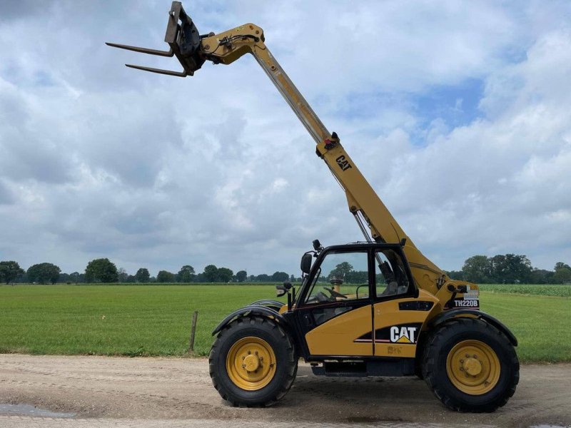 Teleskoplader typu Caterpillar TH220B, Gebrauchtmaschine v Antwerpen (Obrázek 1)