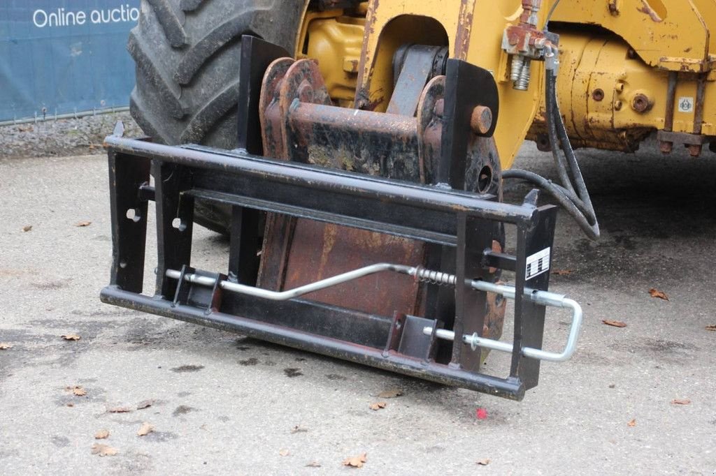 Teleskoplader del tipo Caterpillar TH330B, Gebrauchtmaschine In Antwerpen (Immagine 10)