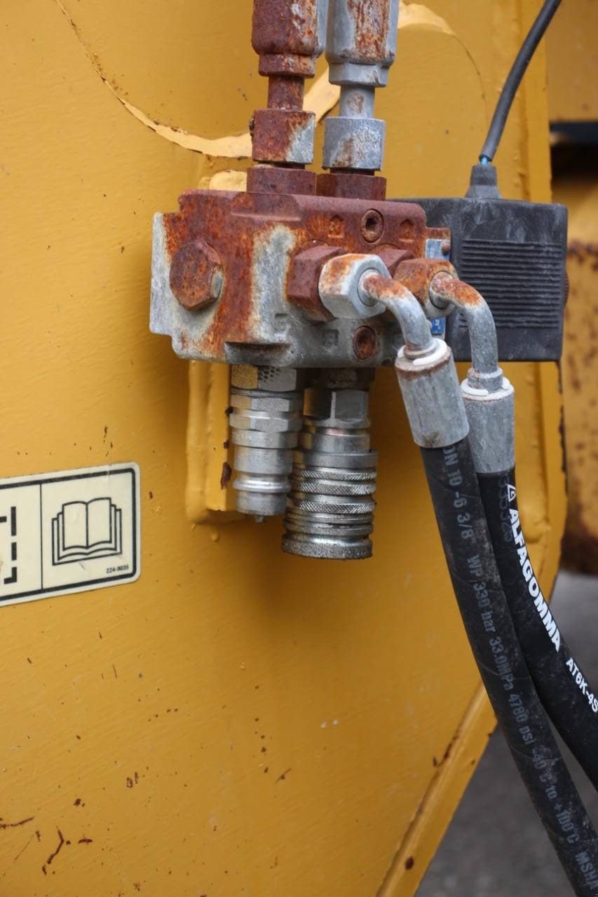 Teleskoplader del tipo Caterpillar TH330B, Gebrauchtmaschine In Antwerpen (Immagine 11)