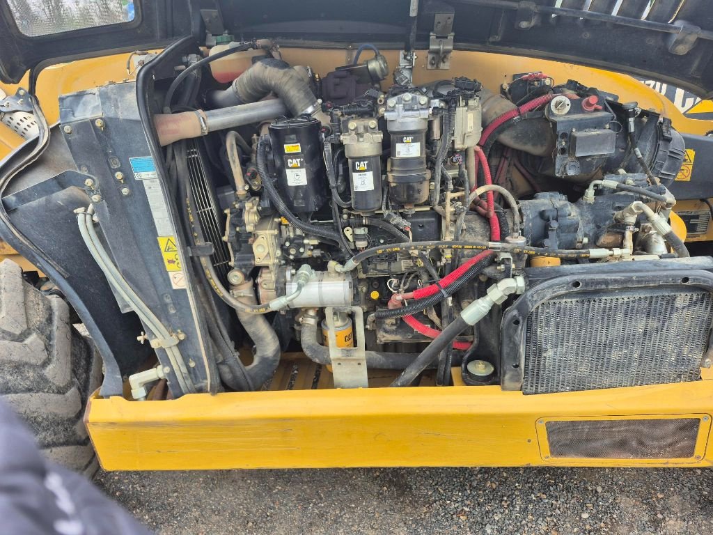 Teleskoplader typu Caterpillar TH357D, Gebrauchtmaschine v Savigny sur Braye (Obrázek 11)