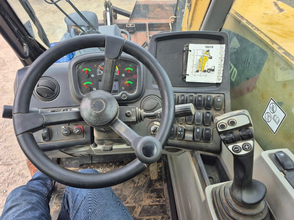Teleskoplader typu Caterpillar TH357D, Gebrauchtmaschine v Savigny sur Braye (Obrázek 9)