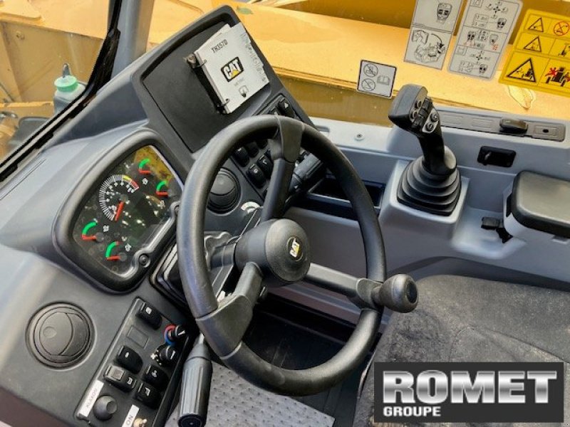 Teleskoplader du type Caterpillar TH357D, Gebrauchtmaschine en Gennes sur glaize (Photo 8)