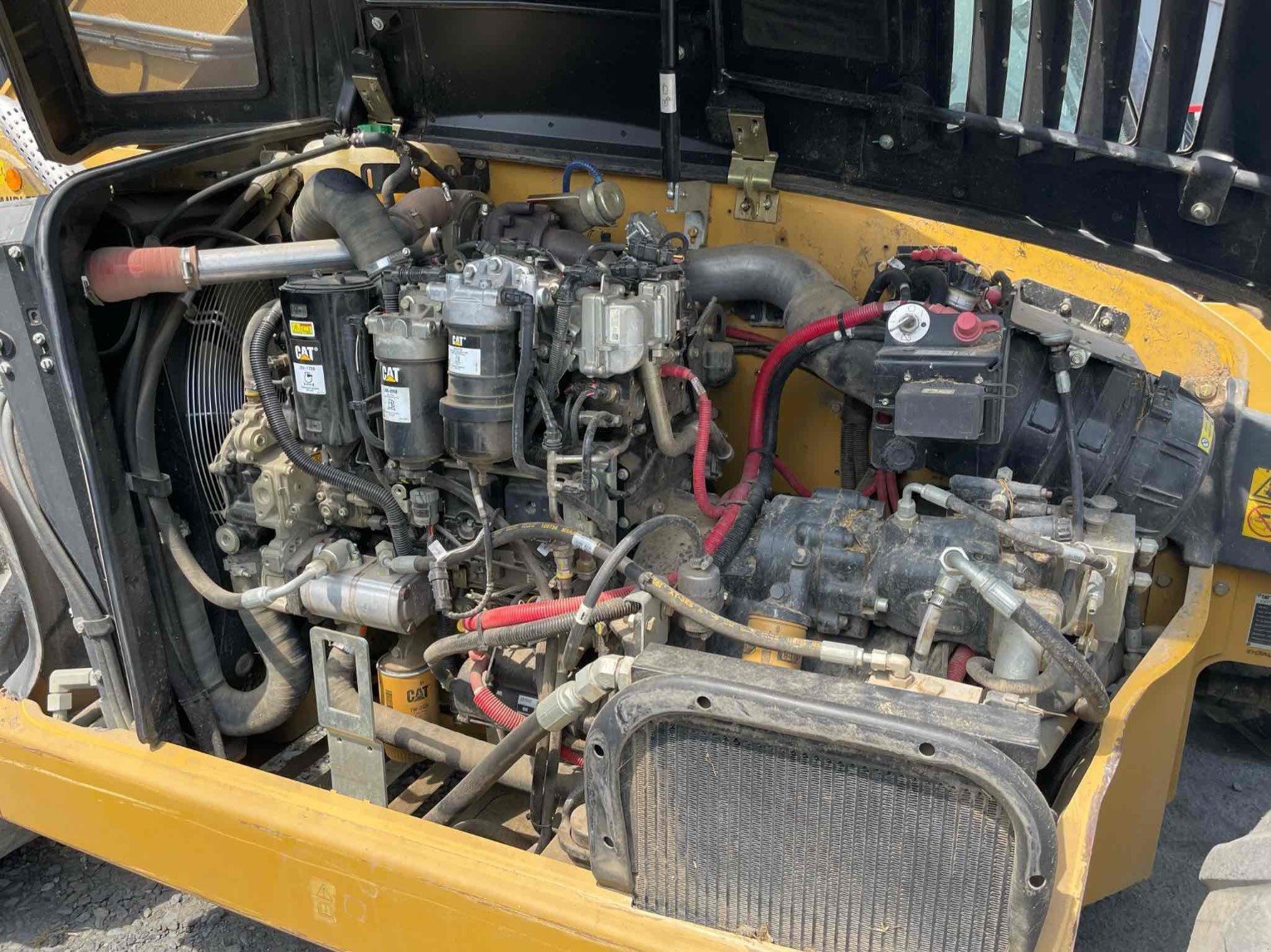 Teleskoplader vrste Caterpillar TH357DAG PERFORMANCE, Gebrauchtmaschine v SAINT CLAIR SUR ELLE (Slika 5)