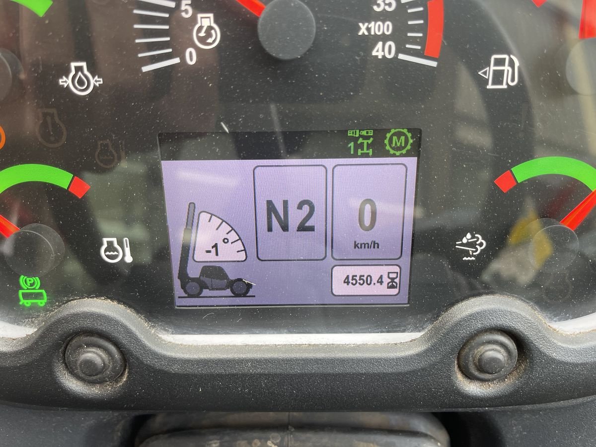 Teleskoplader of the type Caterpillar TH408D, Gebrauchtmaschine in Wolfsbach (Picture 12)