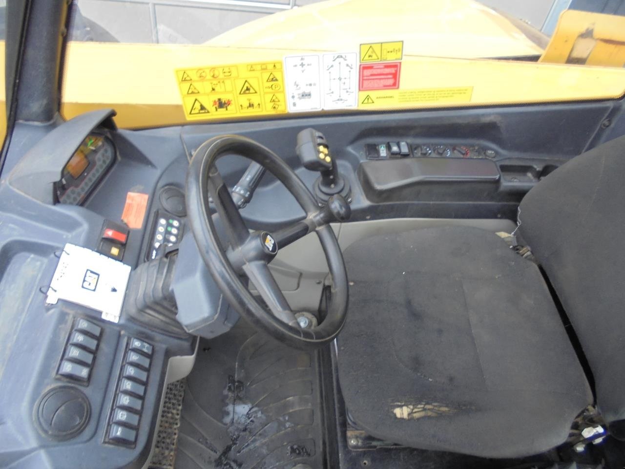 Teleskoplader tipa Caterpillar TH414C, Gebrauchtmaschine u Ribe (Slika 11)