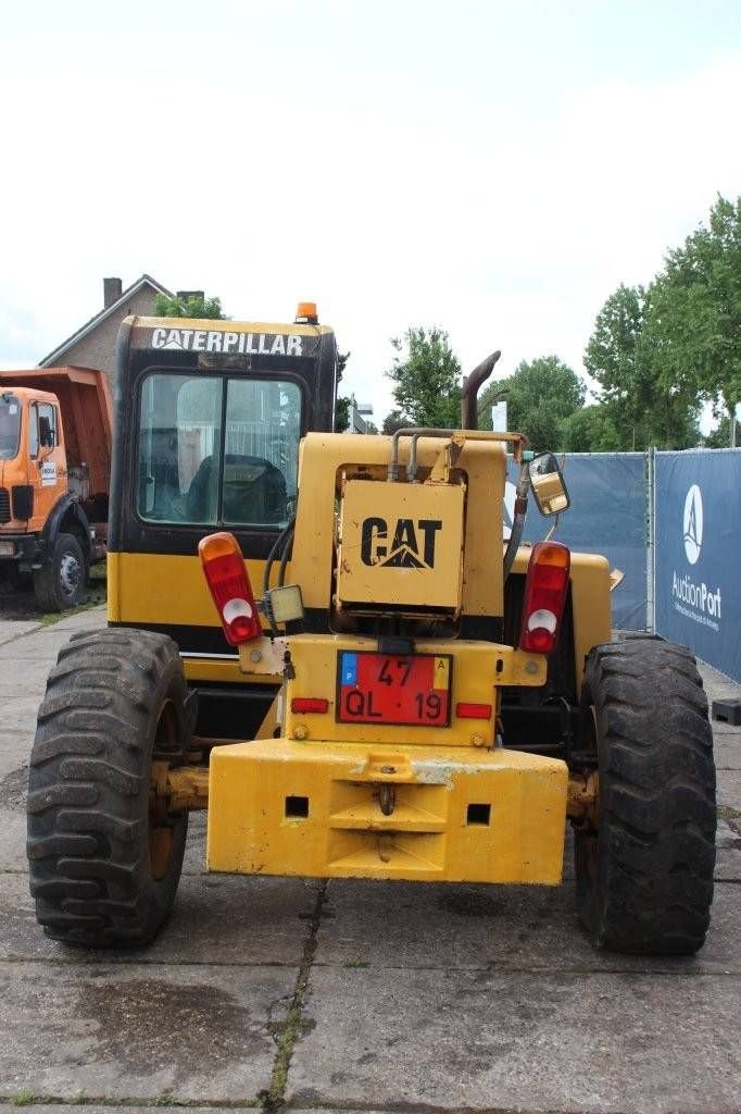 Teleskoplader du type Caterpillar TH63, Gebrauchtmaschine en Antwerpen (Photo 4)