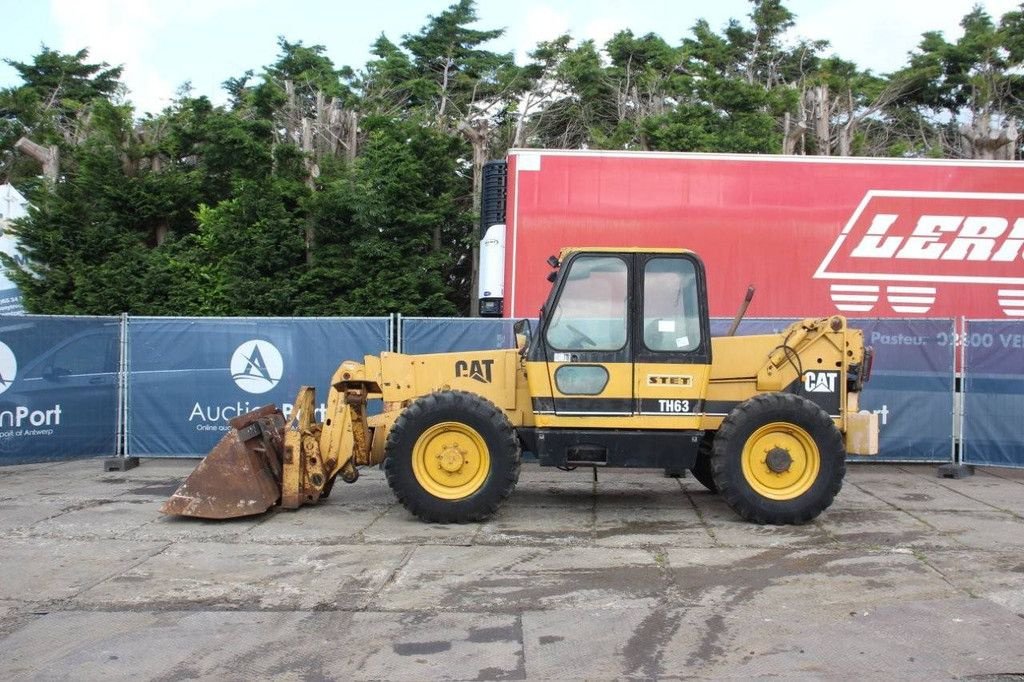 Teleskoplader du type Caterpillar TH63, Gebrauchtmaschine en Antwerpen (Photo 2)
