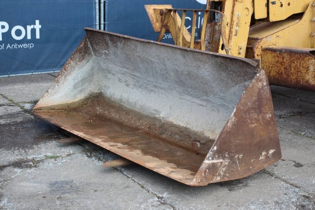 Teleskoplader du type Caterpillar TH63, Gebrauchtmaschine en Antwerpen (Photo 10)