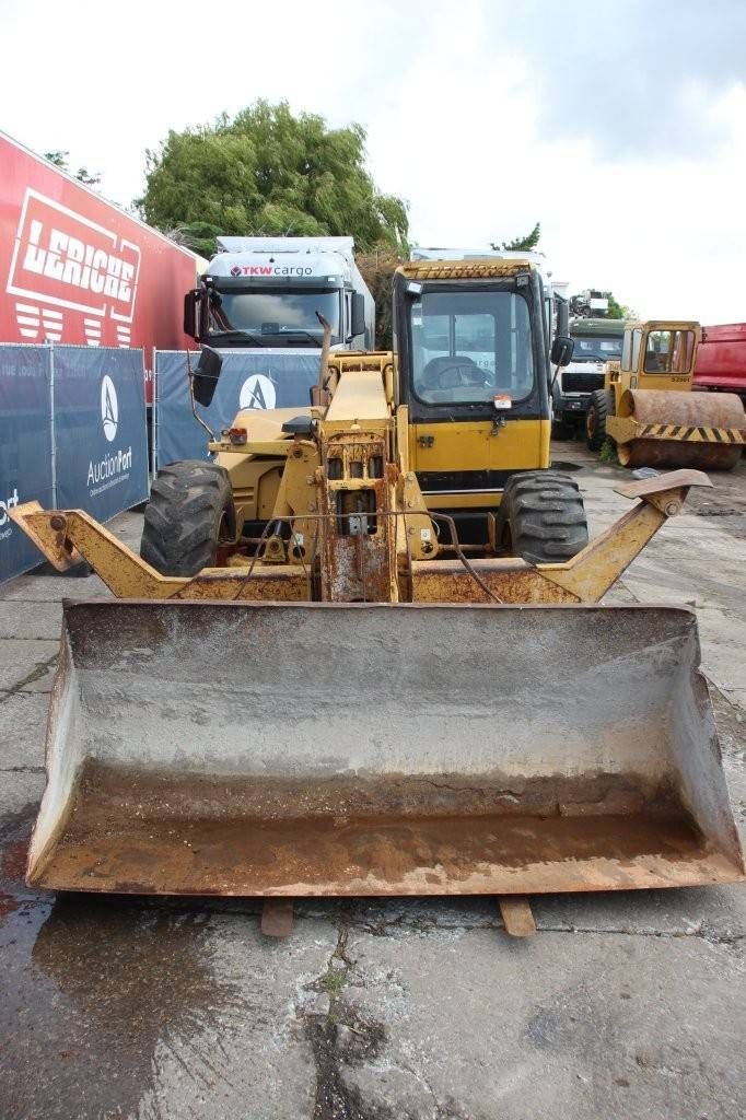Teleskoplader du type Caterpillar TH63, Gebrauchtmaschine en Antwerpen (Photo 8)