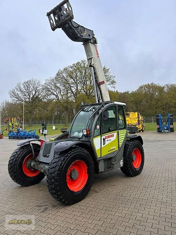 Teleskoplader del tipo CLAAS 7040, Gebrauchtmaschine en Andervenne (Imagen 1)