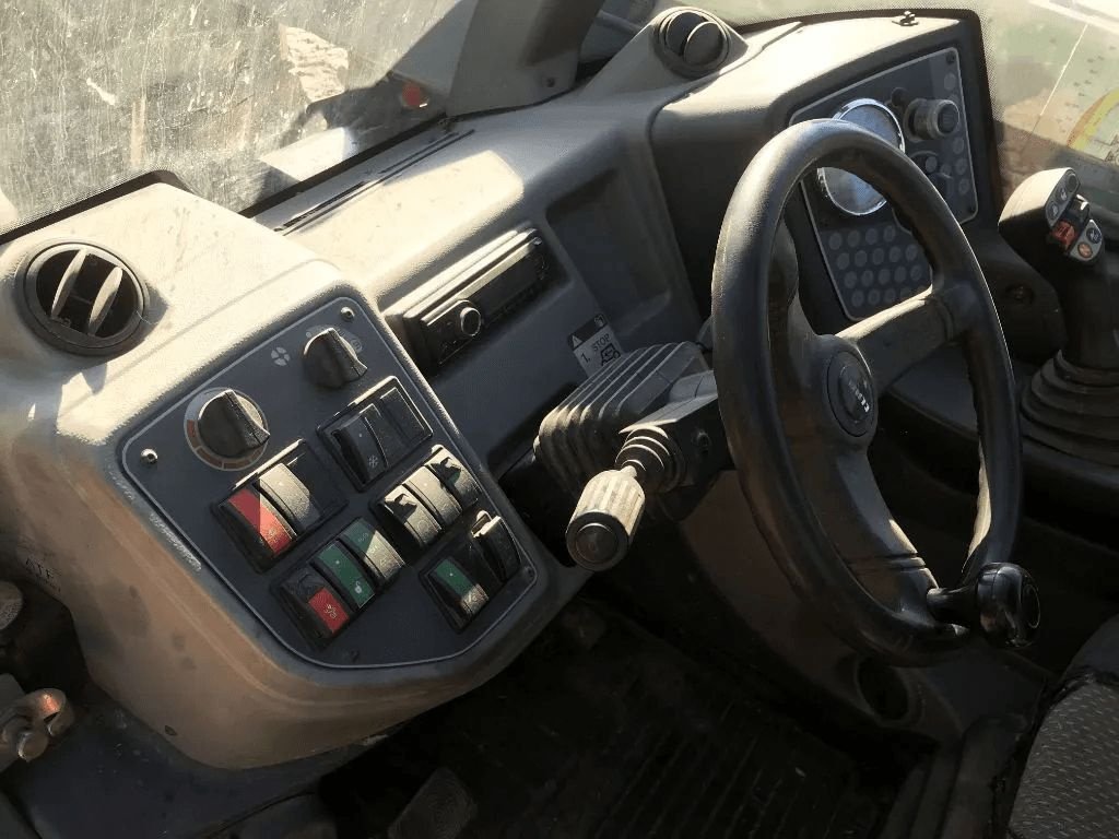 Teleskoplader of the type CLAAS SCORPION 7035 VARIPOWER, Gebrauchtmaschine in MEYMAC (Picture 11)