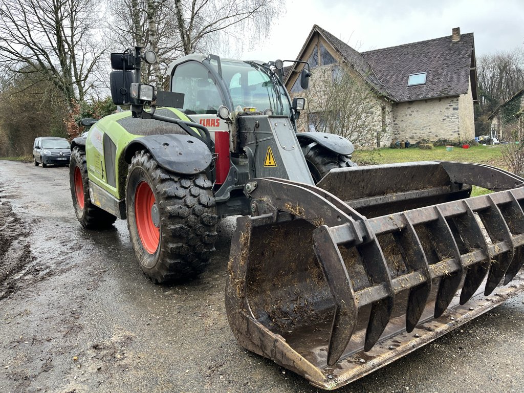 Teleskoplader del tipo CLAAS SCORPION 7035 VARIPOWER, Gebrauchtmaschine In PIERRE BUFFIERE (Immagine 2)