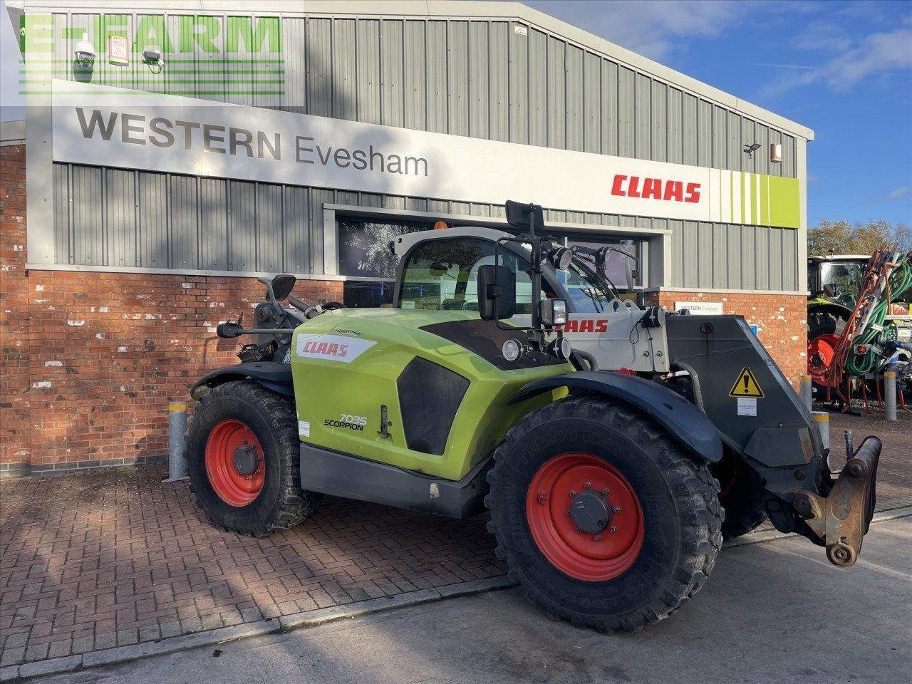 Teleskoplader of the type CLAAS SCORPION 7035, Gebrauchtmaschine in CIRENCESTER (Picture 4)