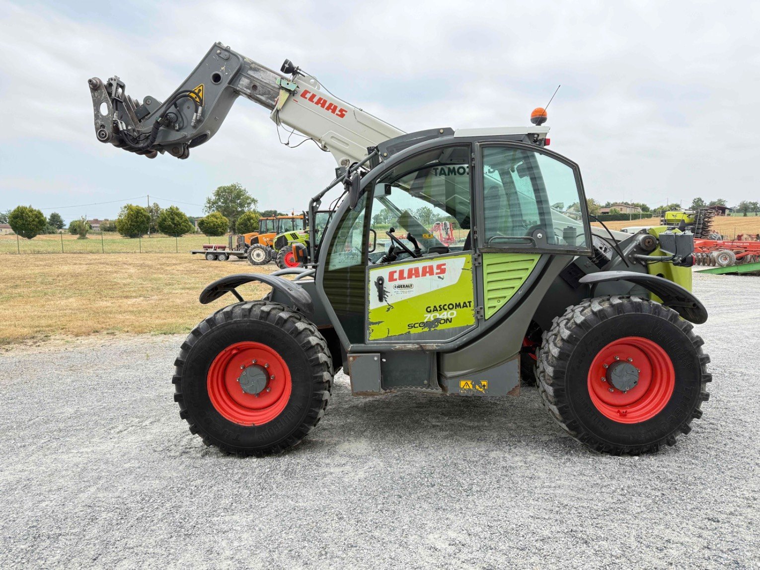Teleskoplader des Typs CLAAS SCORPION 7040 VARIPOWER 30, Gebrauchtmaschine in ST ELIX THEUX (Bild 9)