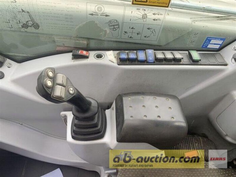 Teleskoplader typu CLAAS SCORPION 7040, Gebrauchtmaschine w Mengkofen (Zdjęcie 4)