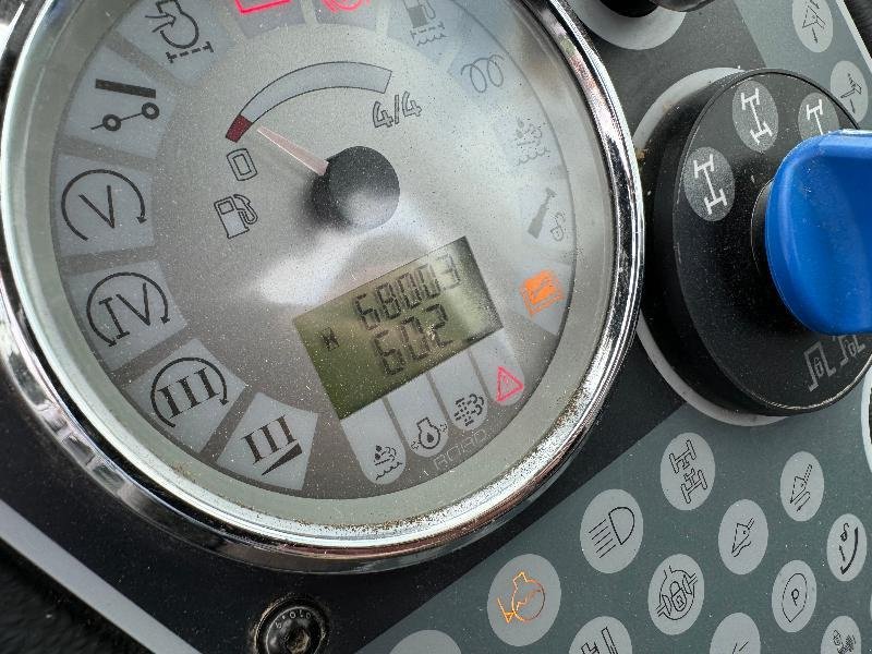 Teleskoplader tip CLAAS SCORPION 7044, Gebrauchtmaschine in Wargnies Le Grand (Poză 10)