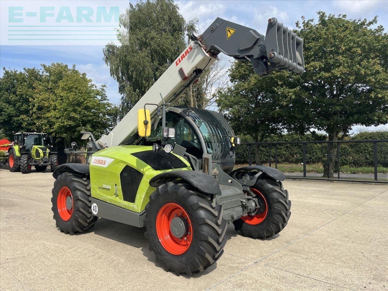 Teleskoplader of the type CLAAS SCORPION 7044, Gebrauchtmaschine in SUFFOLK (Picture 3)