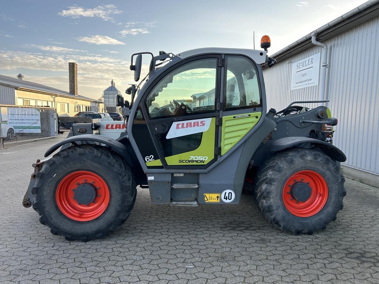 Teleskoplader of the type CLAAS SCORPION 7050, Gebrauchtmaschine in Bramming (Picture 12)