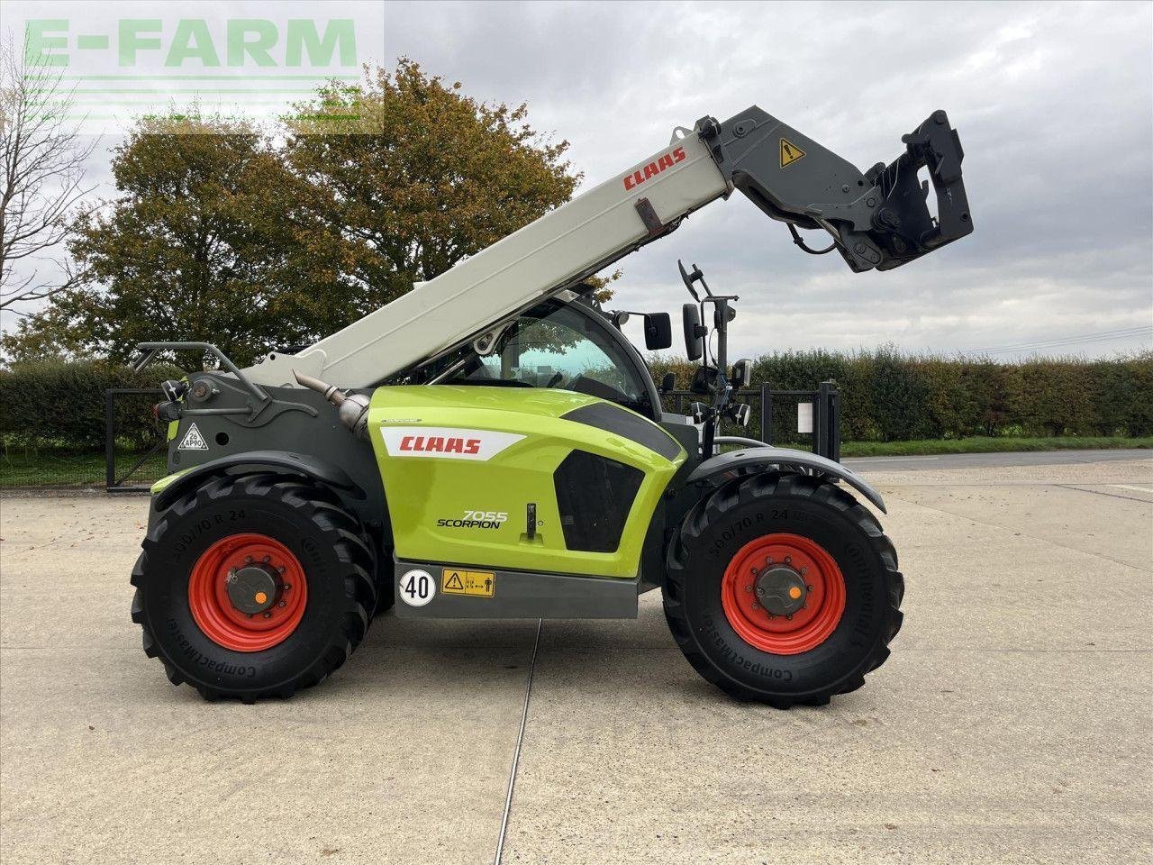Teleskoplader des Typs CLAAS SCORPION 7055, Gebrauchtmaschine in SUFFOLK (Bild 4)